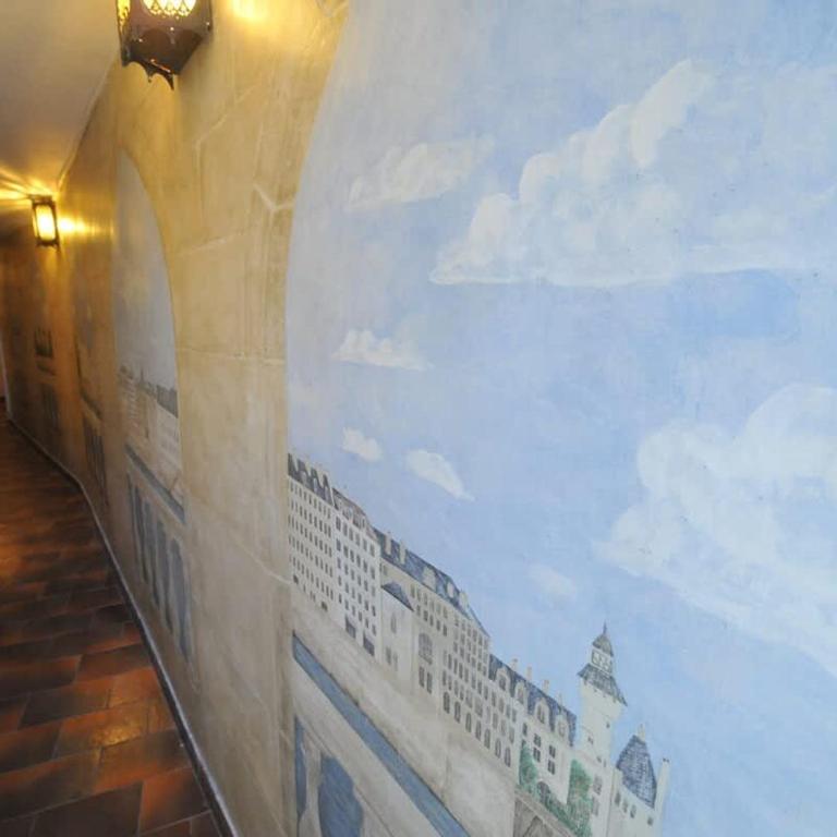 Charming Stay Near Notre Dame FDL with AC - Apartment - 43