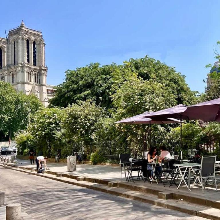 Charming Stay Near Notre Dame FDL with AC - Apartment - 47