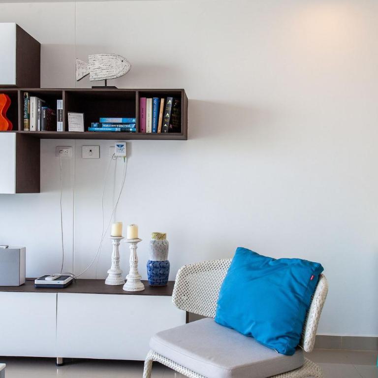 Spectacular 2 Bedroom Apt -14th Floor Morros City - Apartment - 42