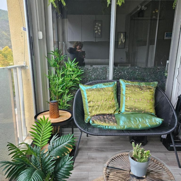 Idéal long séjour, Souvenirs de Provence,T2 classé, vue sur les montagnes, toutes commodités! - Appartement 1 Chambre - 37