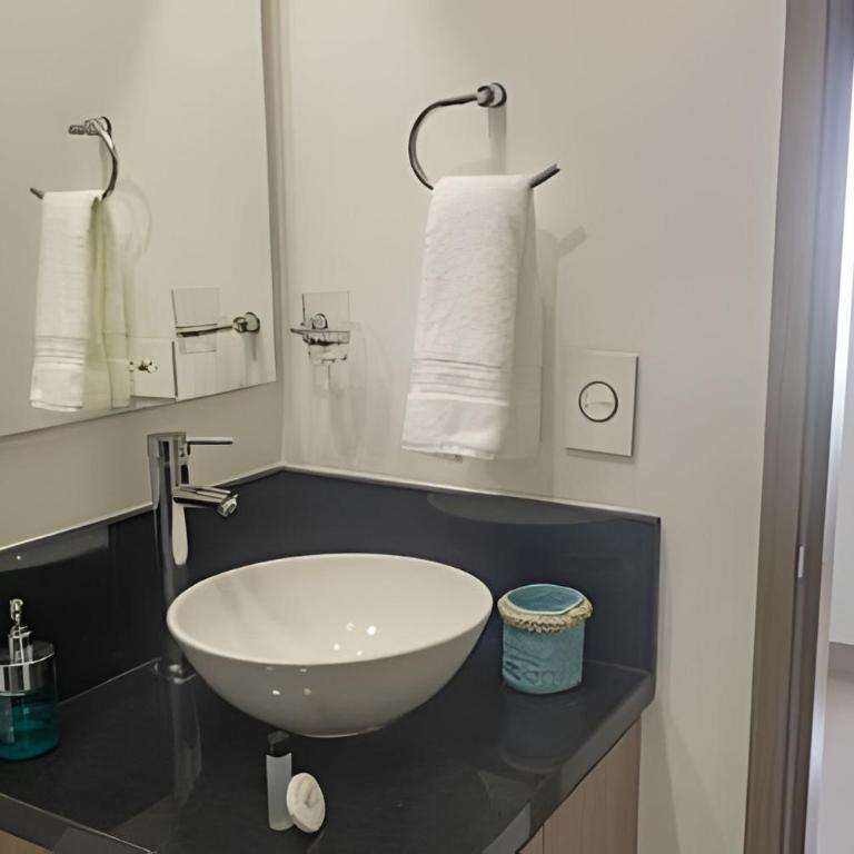 Beautiful 1 bedroom apt with ocean view-16th floor - Apartment - 56