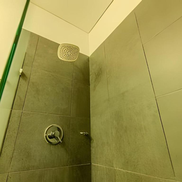 16th Floor Infinitum 1 Bedroom Apt - Apartment - 10