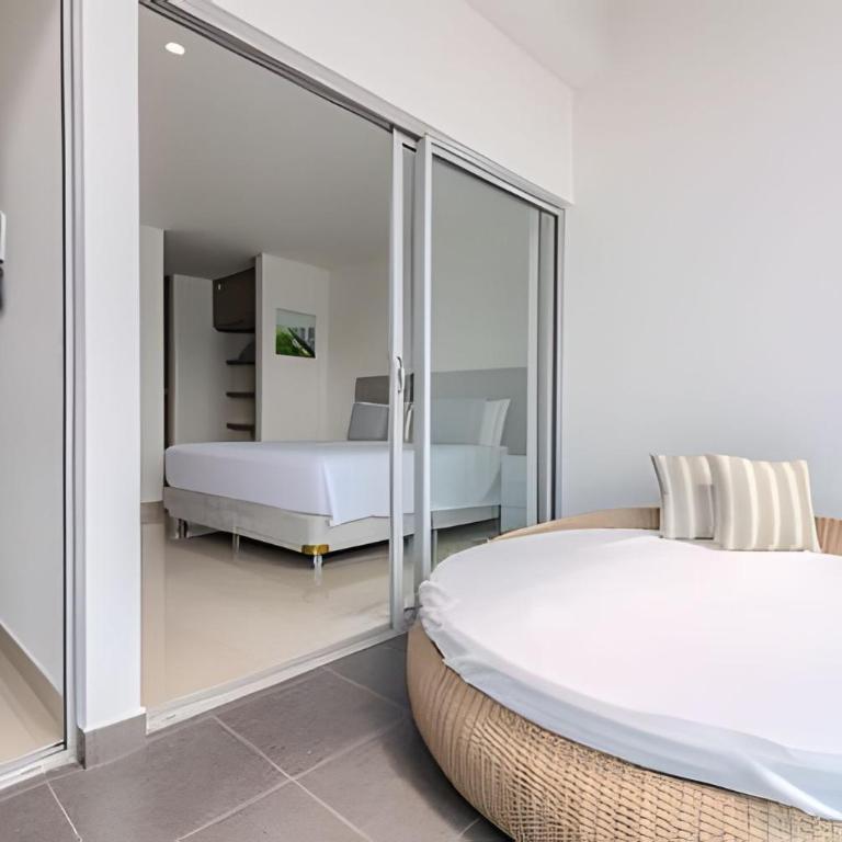 16th Floor Infinitum 1 Bedroom Apt - Apartment - 52