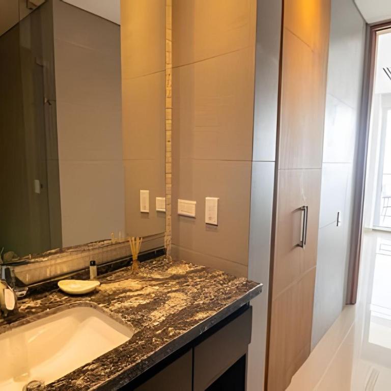 Luxurious 1 Bd Apt on the 17th Floor - H2 Hyatt - Apartment - 13