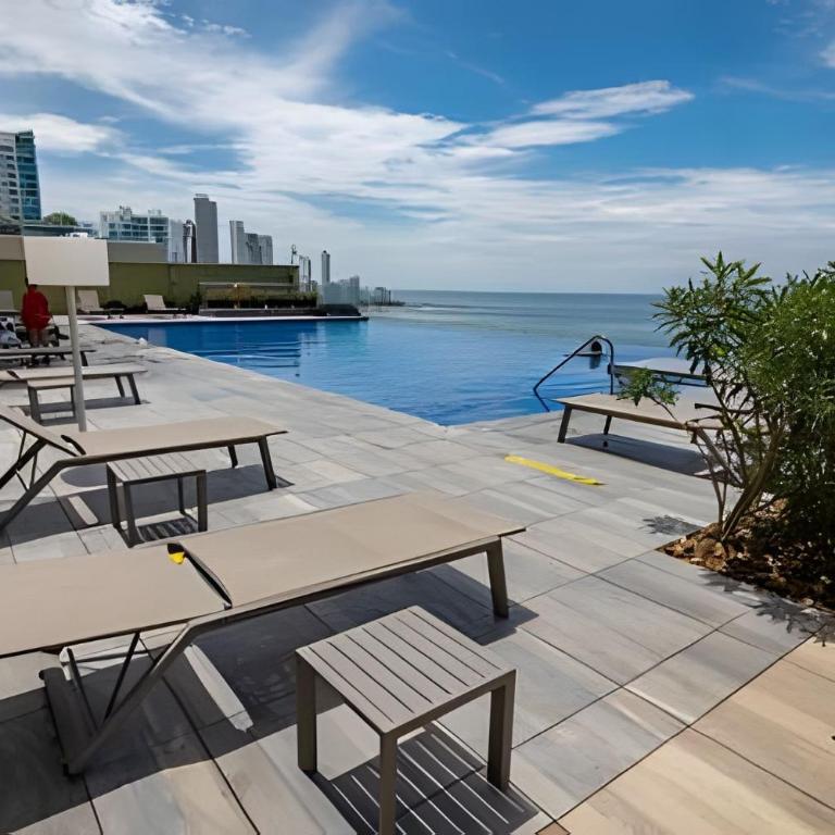 Luxurious 1 Bd Apt on the 17th Floor - H2 Hyatt - Apartment - 24