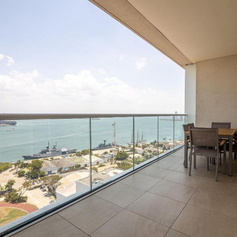 Luxurious 1 Bd Apt on the 17th Floor - H2 Hyatt - Apartment - 43