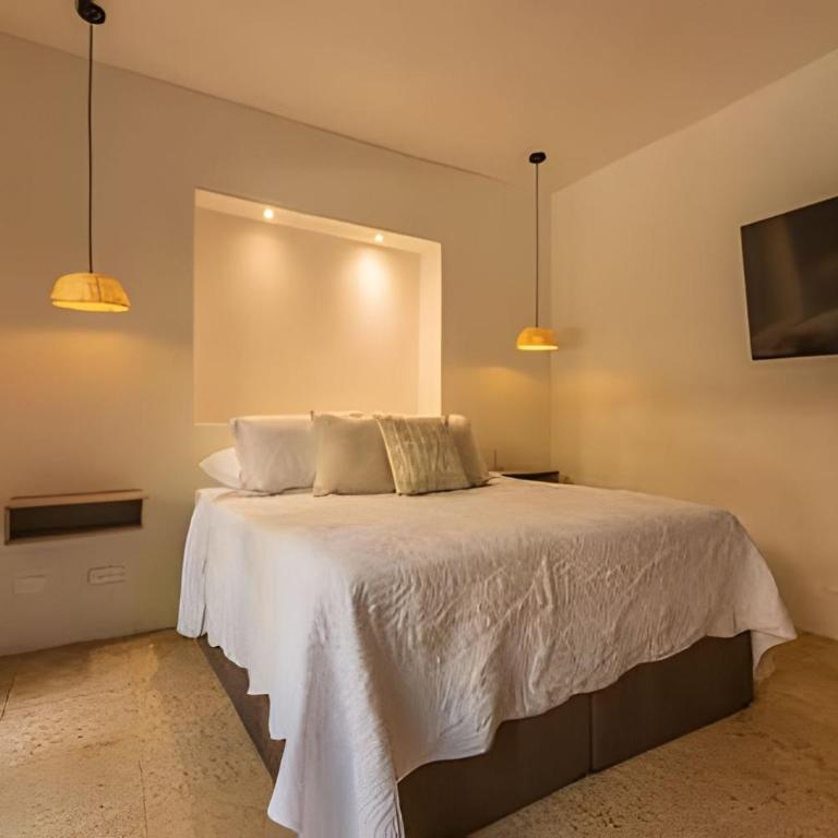 3 Bedroom House in the Walled City with Pool - Deluxe Villa - 19