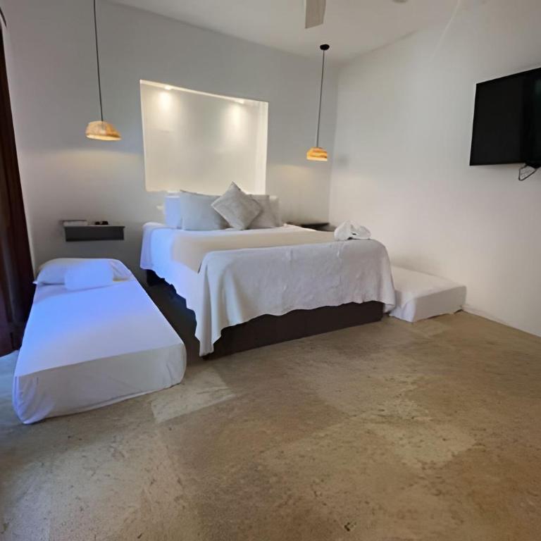 3 Bedroom House in the Walled City with Pool - Deluxe Villa - 28