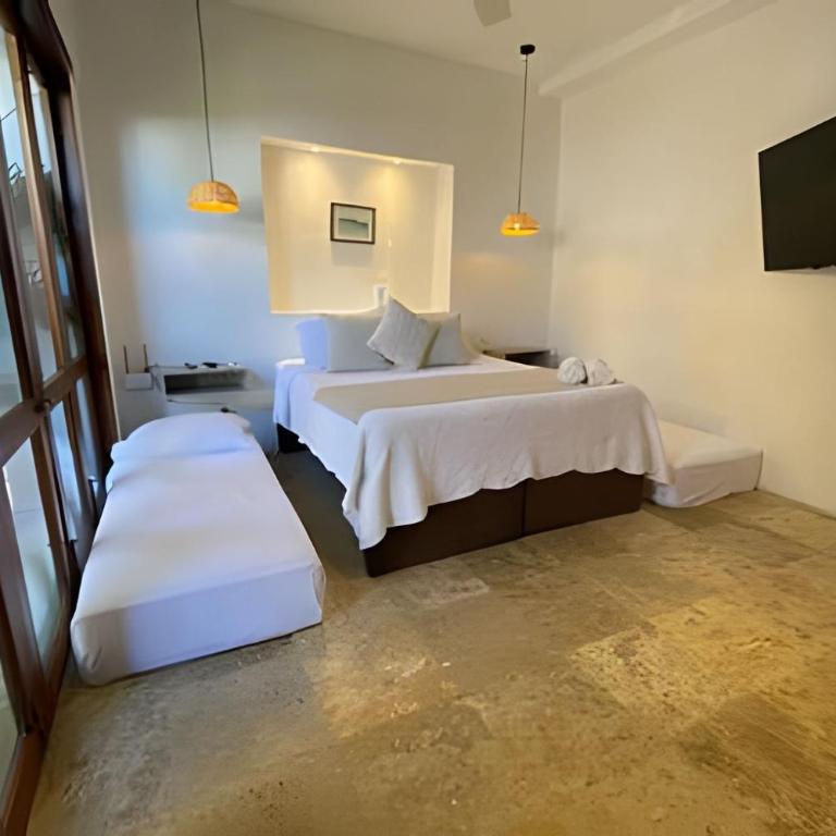 3 Bedroom House in the Walled City with Pool - Deluxe Villa - 36