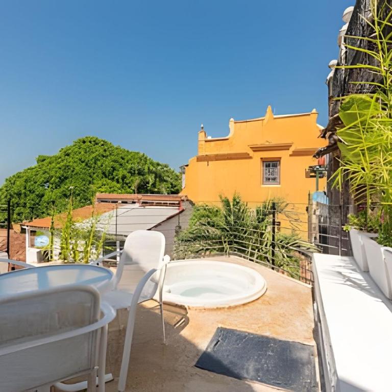 3 Bedroom House in the Walled City with Pool - Deluxe Villa - 38