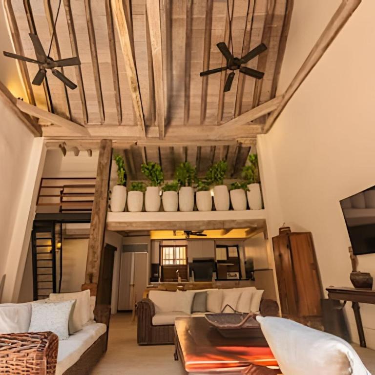 3 Bedroom House in the Walled City with Pool - Deluxe Villa - 45