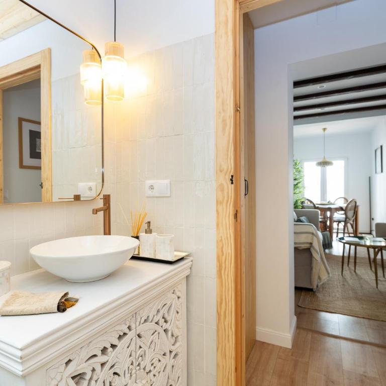 ChezmoiHomes Carmen de la Encarnación - Two-Bedroom Apartment - 9