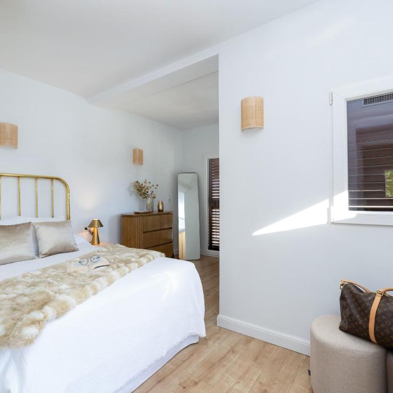 ChezmoiHomes Carmen de la Encarnación - Two-Bedroom Apartment - 11