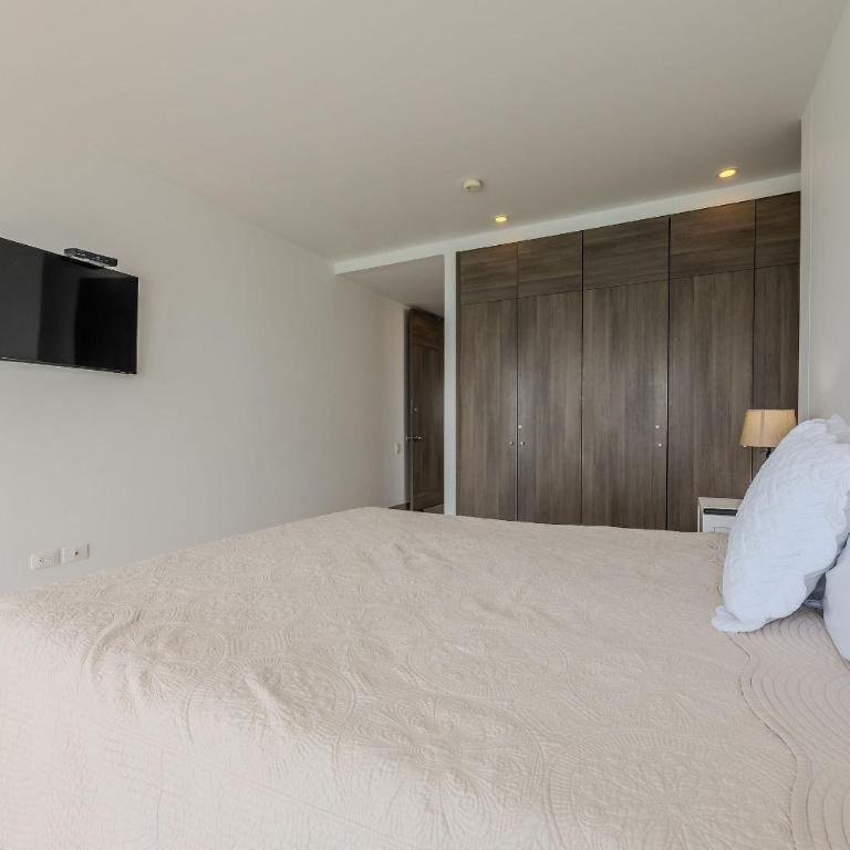 Beautiful 2 Bedroom Apt - 19th Floor Morros City - Apartment - 5