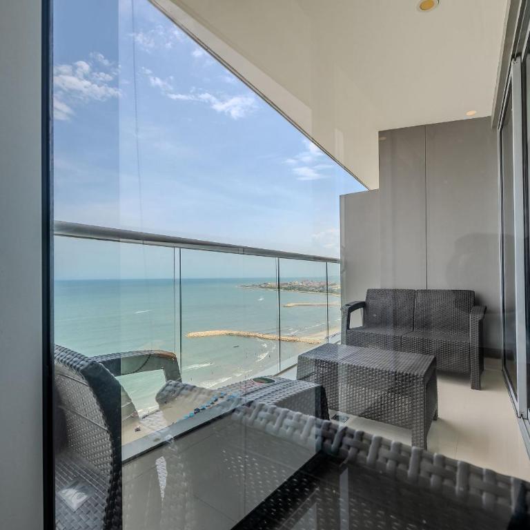 Beautiful 2 Bedroom Apt - 19th Floor Morros City - Apartment - 7