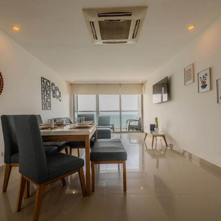 Beautiful 2 Bedroom Apt - 19th Floor Morros City - Apartment - 11