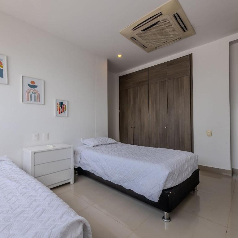 Beautiful 2 Bedroom Apt - 19th Floor Morros City - Apartment - 31