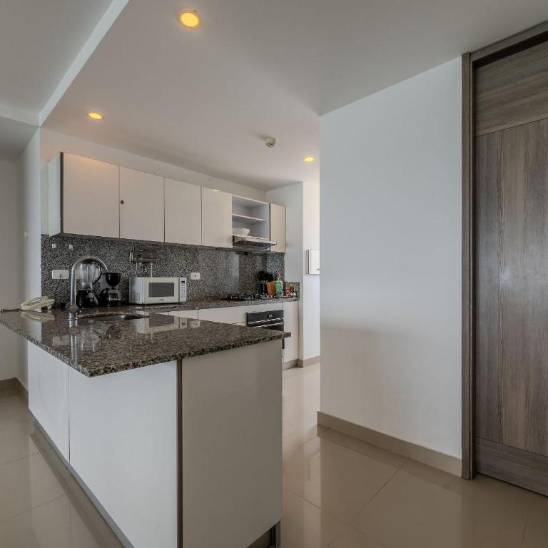 Beautiful 2 Bedroom Apt - 19th Floor Morros City - Apartment - 36