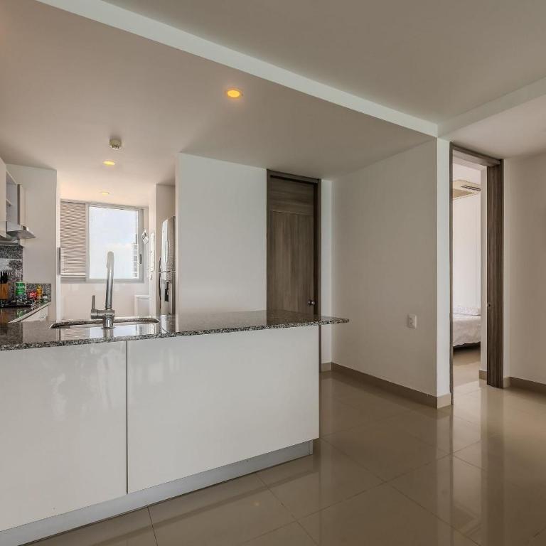 Beautiful 2 Bedroom Apt - 19th Floor Morros City - Apartment - 37