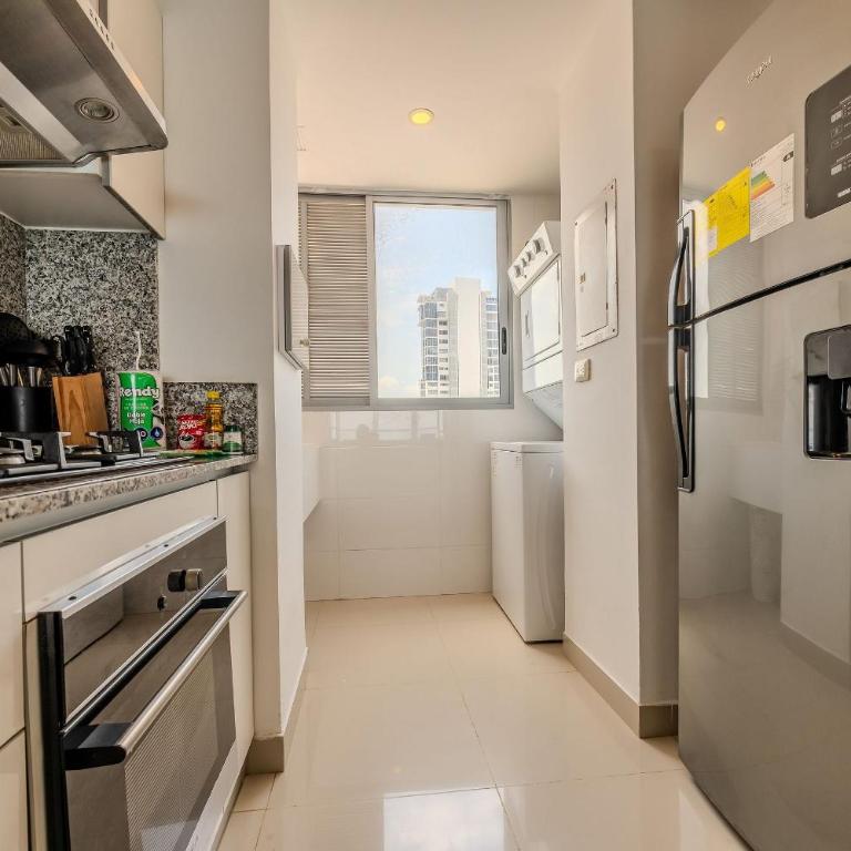 Beautiful 2 Bedroom Apt - 19th Floor Morros City - Apartment - 40