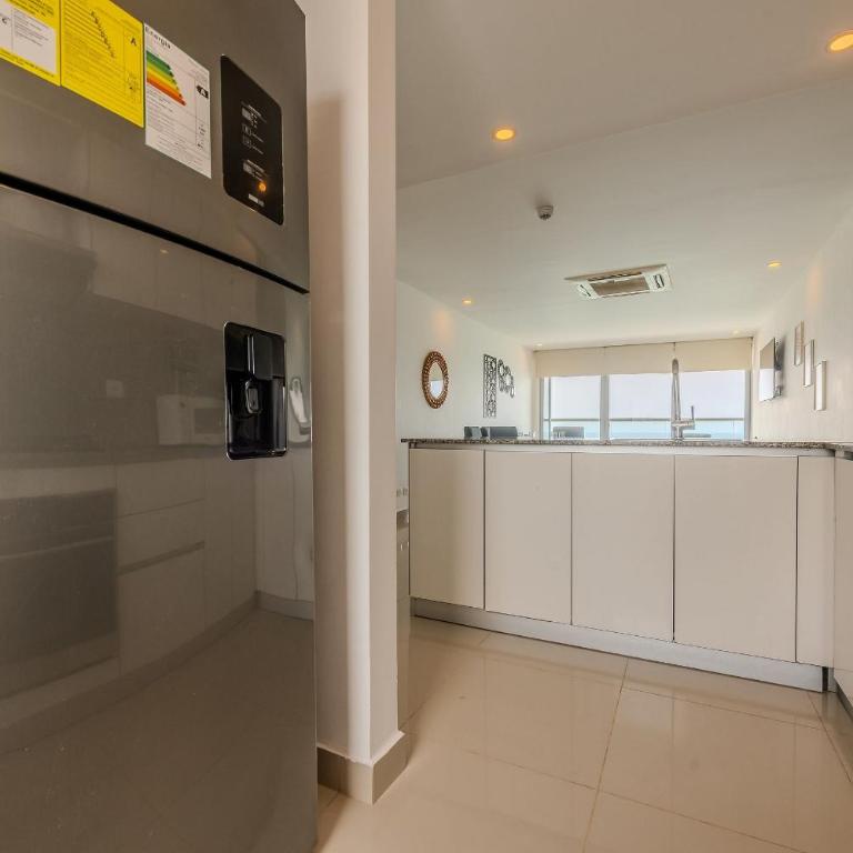Beautiful 2 Bedroom Apt - 19th Floor Morros City - Apartment - 41