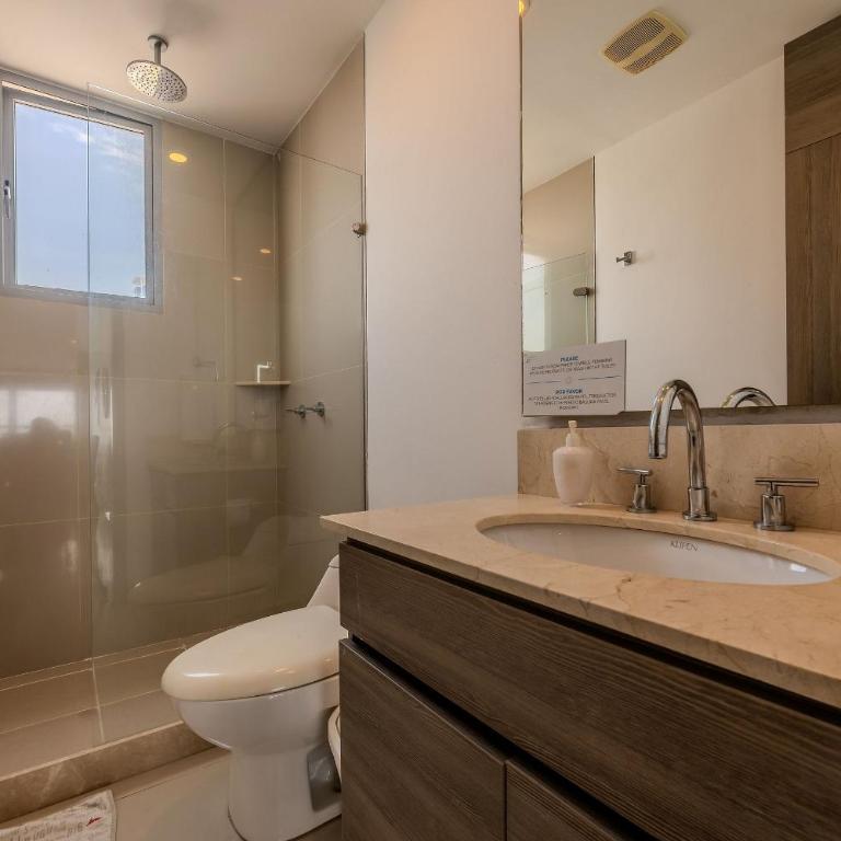 Beautiful 2 Bedroom Apt - 19th Floor Morros City - Apartment - 42