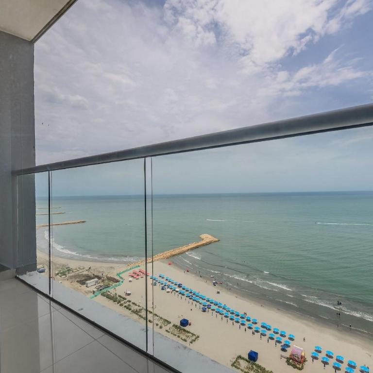 Beautiful 2 Bedroom Apt - 19th Floor Morros City - Apartment - 43