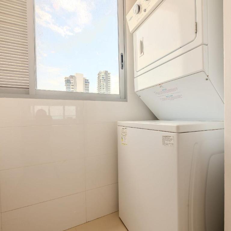 Beautiful 2 Bedroom Apt - 19th Floor Morros City - Apartment - 55