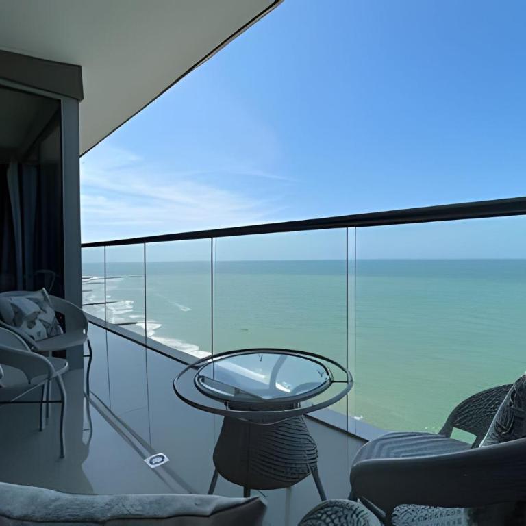 Luxurious 2-bd Apt on the 20th Floor - Morros City - Apartment - 41