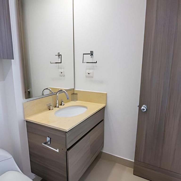 Beautiful Oceanfront Apt - Morros City, 9th Floor - Apartment - 4