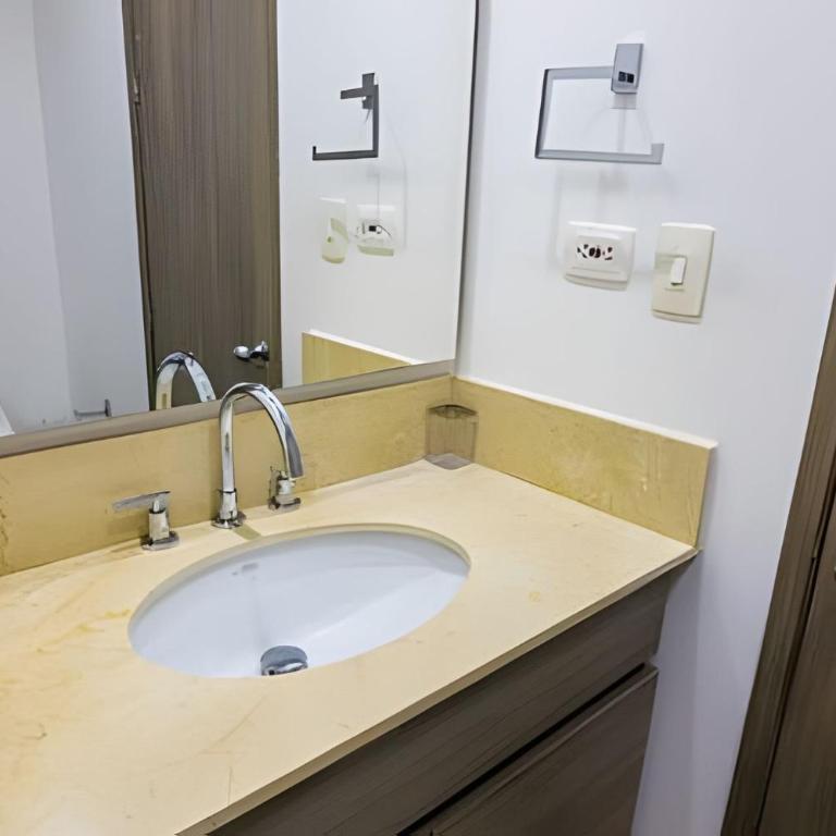 Beautiful Oceanfront Apt - Morros City, 9th Floor - Apartment - 9