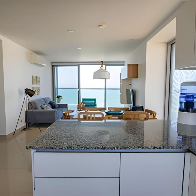 Beautiful Oceanfront Apt - Morros City, 9th Floor - Apartment - 10