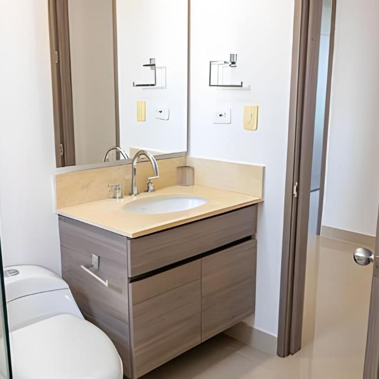 Beautiful Oceanfront Apt - Morros City, 9th Floor - Apartment - 39