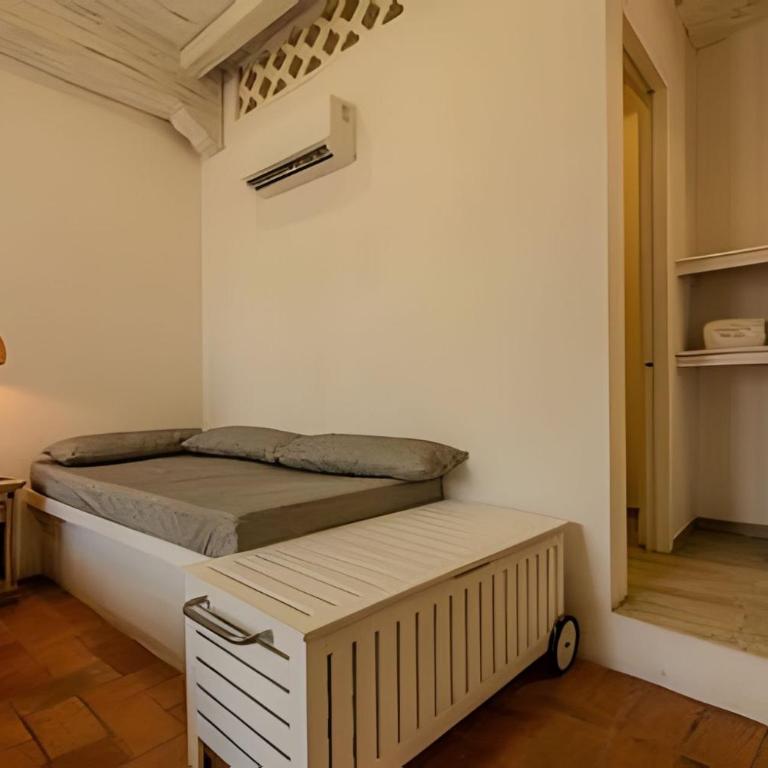 5 Bedroom House in the Walled City with Pool - Deluxe Villa - 17