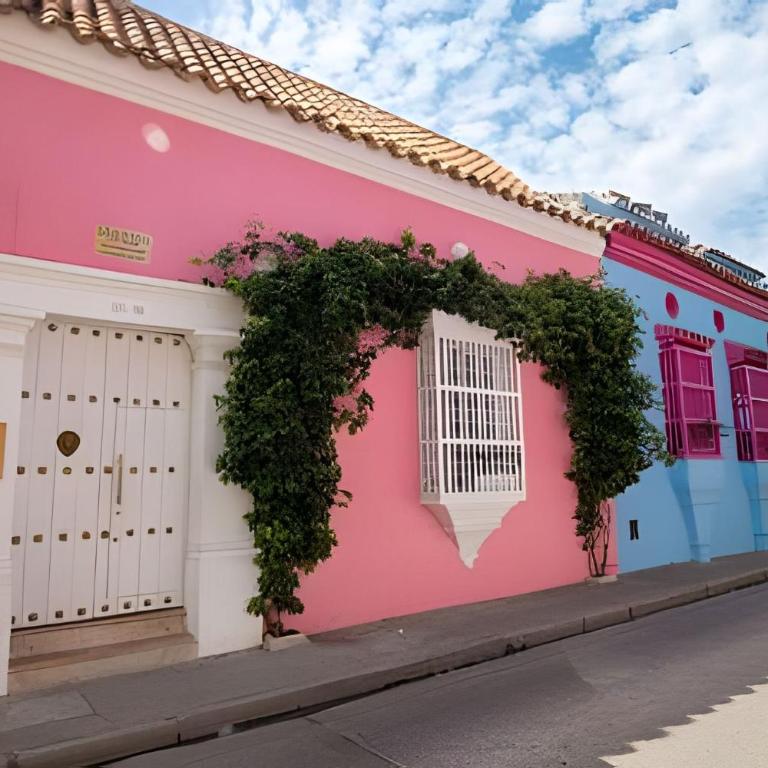 5 Bedroom House in the Walled City with Pool - Deluxe Villa - 26