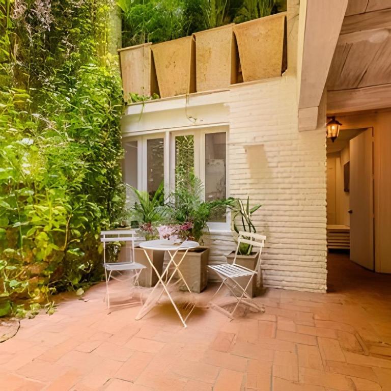 5 Bedroom House in the Walled City with Pool - Deluxe Villa - 30