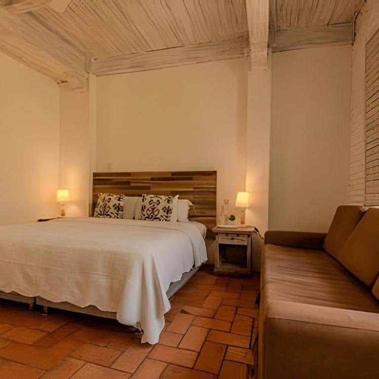 5 Bedroom House in the Walled City with Pool - Deluxe Villa - 33