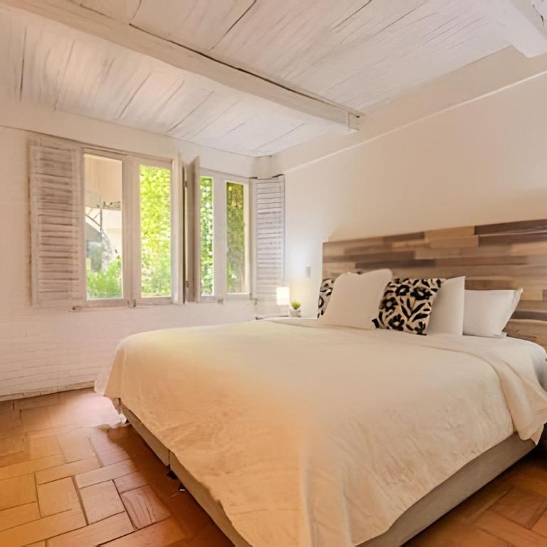 5 Bedroom House in the Walled City with Pool - Deluxe Villa - 37