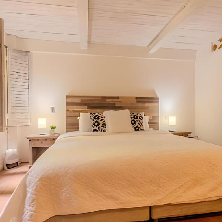 5 Bedroom House in the Walled City with Pool - Deluxe Villa - 39