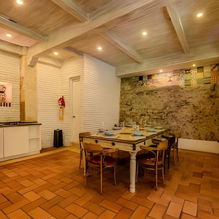 5 Bedroom House in the Walled City with Pool - Deluxe Villa - 59