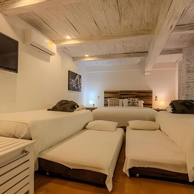 5 Bedroom House in the Walled City with Pool - Deluxe Villa - 74