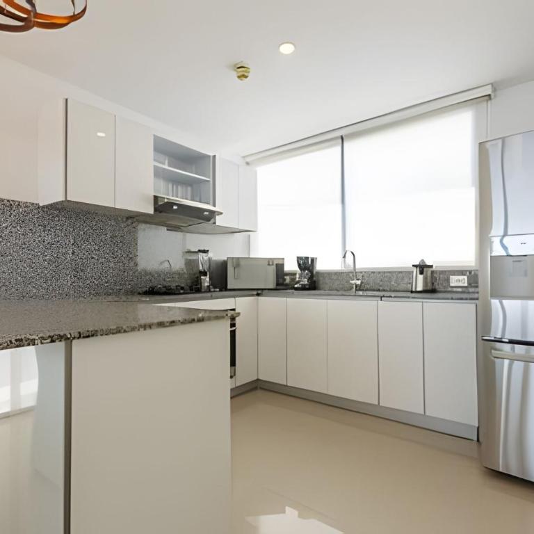 Beautiful Oceanfront Apartment - Morros City 801 - Apartment - 3