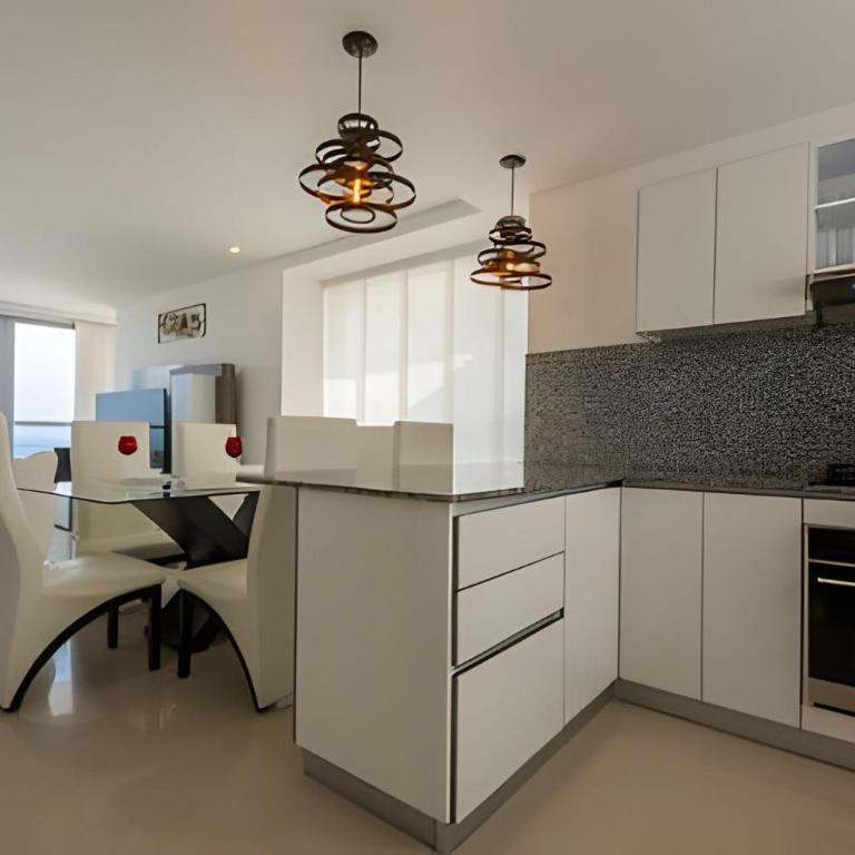 Beautiful Oceanfront Apartment - Morros City 801 - Apartment - 4