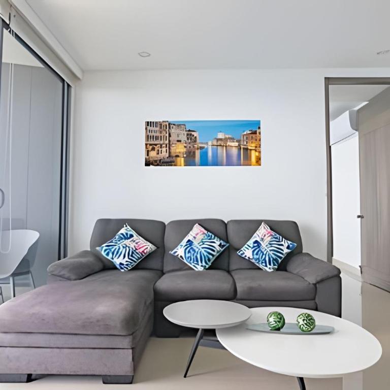 Spectacular 2-Bd Apt on 21st Floor - Morros City - Apartment - 54