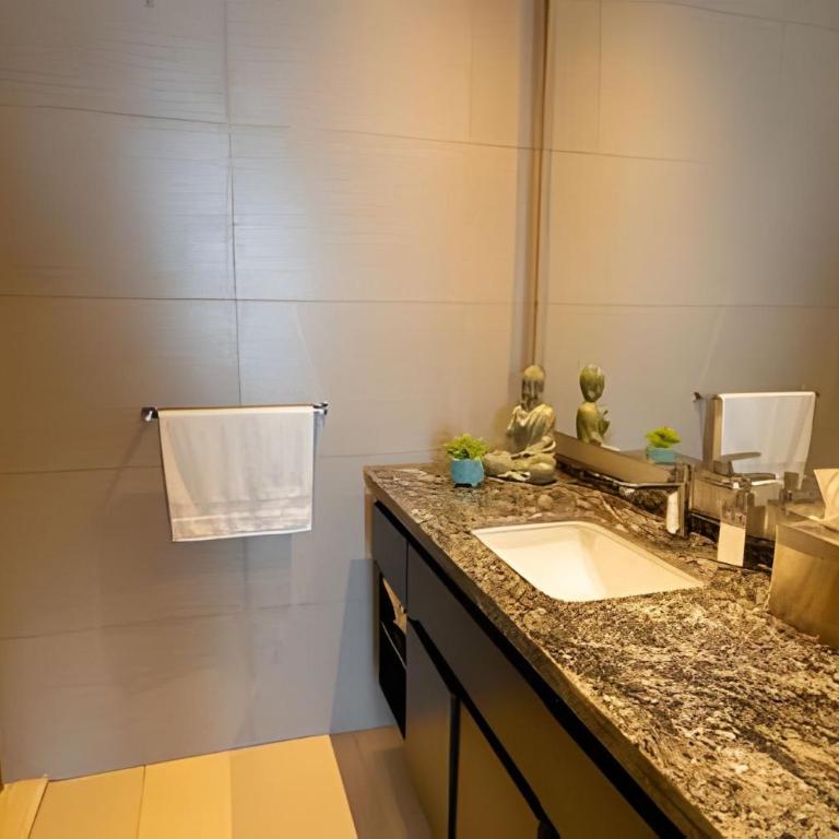 H2 Luxury 1 Bd Apt, 23rd Floor. Complementary maid - Apartment - 37