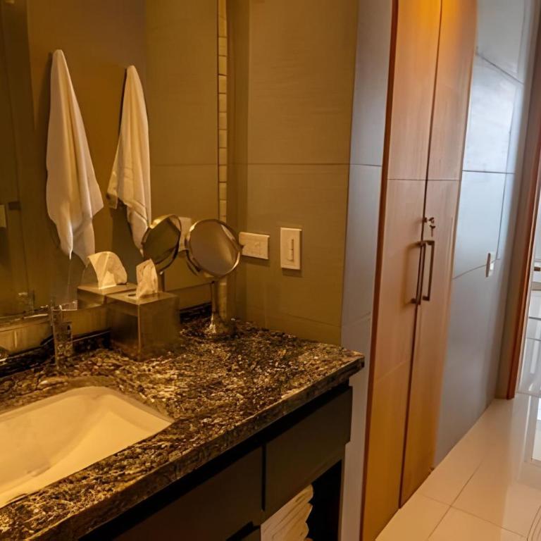 H2 Luxury 1 Bd Apt, 23rd Floor. Complementary maid - Apartment - 36