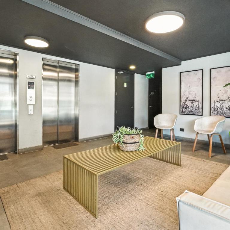 U214 - A pasos del Movistar Arena - 1dorm en Santiago - Wifi- Check in autonomo - Seguridad - Room #1518864801 - 10