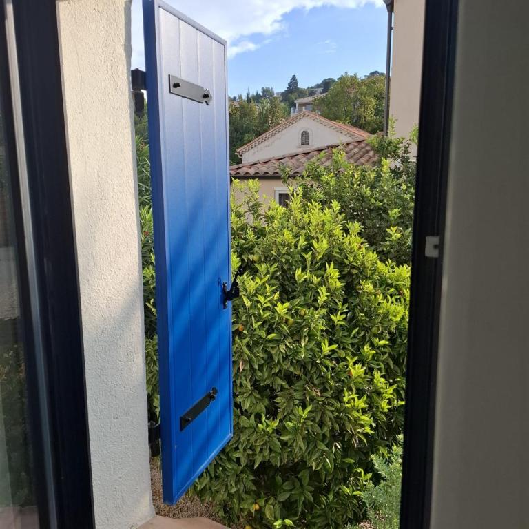 50 M2 -T3-Moderne-Climatisé-2 chambres-Très grande terrasse de 35 M2 avec BBQ-Vue magnifique et dégagée - Appartement - 11