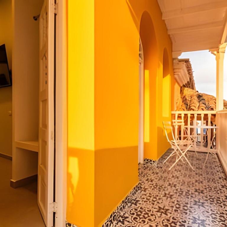 Apt with balcony in the Historic Center - Zaher G - Apartment - 14