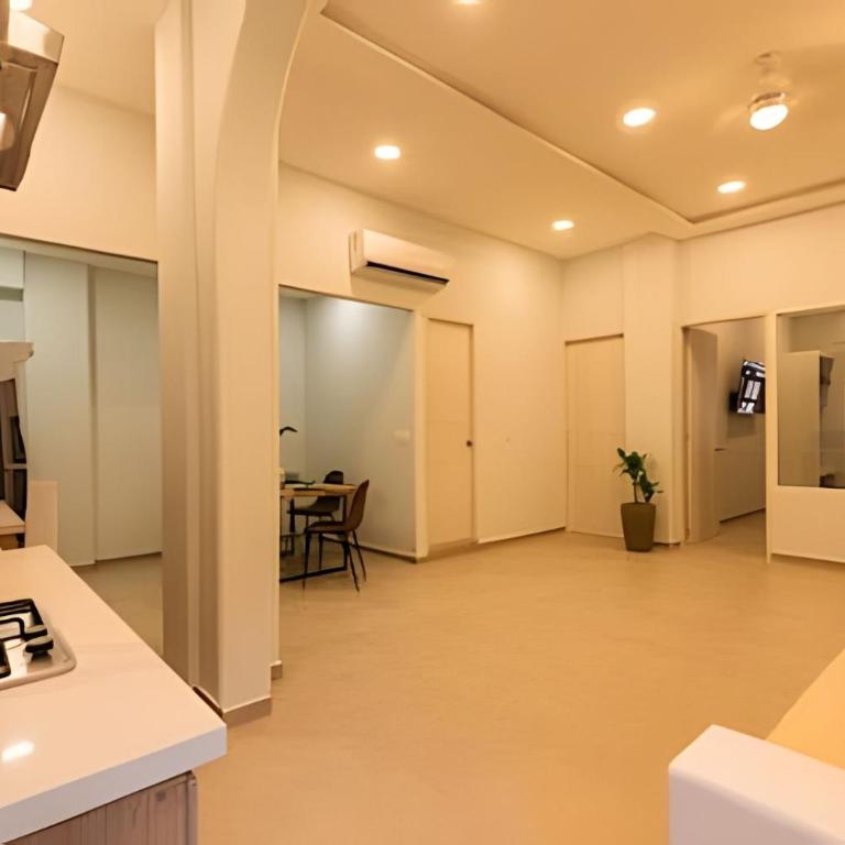 Apt with balcony in the Historic Center - Zaher G - Apartment - 18
